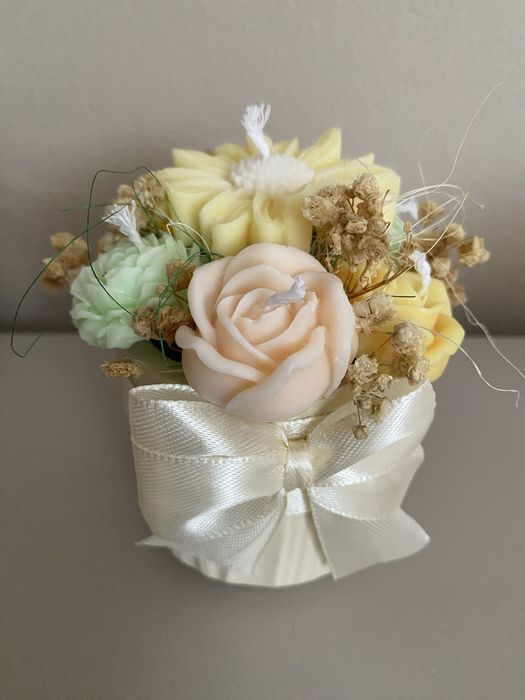 Ароматен букет от соеви свещи