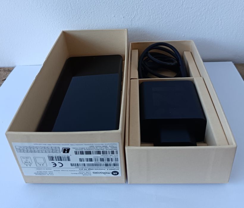 Motorola Edge 50 Pro 512gb Black Beauty in garantie/ Pret fix, Nu este negociabil.