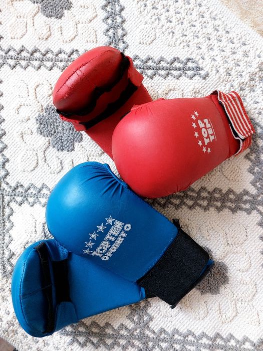 Продам перчатки для тхеквондо