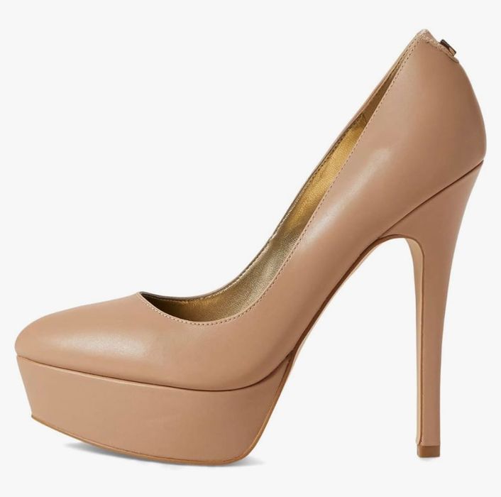 Guess токчета на платформа, бежов цвят