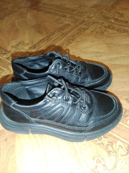 Продам ботинки  отличное состояние