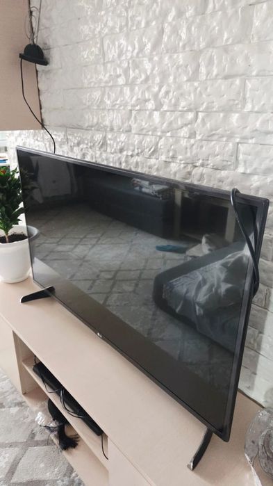 Телевизор LG б/у