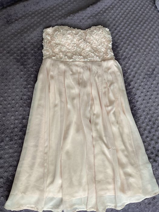 Рокля в светлорозов цвят