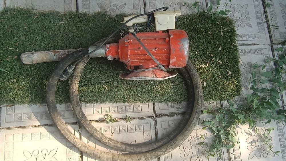 Вибраторы Б/у 2 штуки 35000 Т.т.