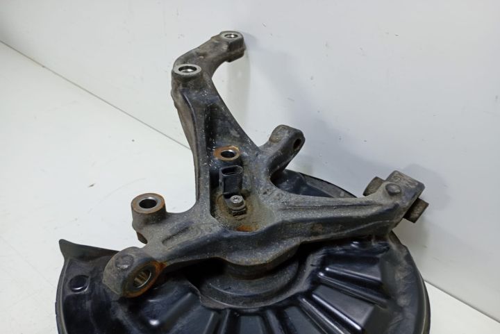 Fuzeta  stanga spate Volkswagen VW Golf a 8-a generatie seria