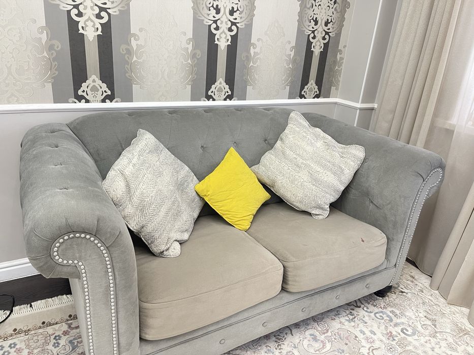 Диван хорошего качества, цена за 2 шт