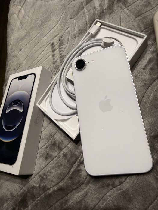 Phone 16e – чисто нов, подарък, не е използван