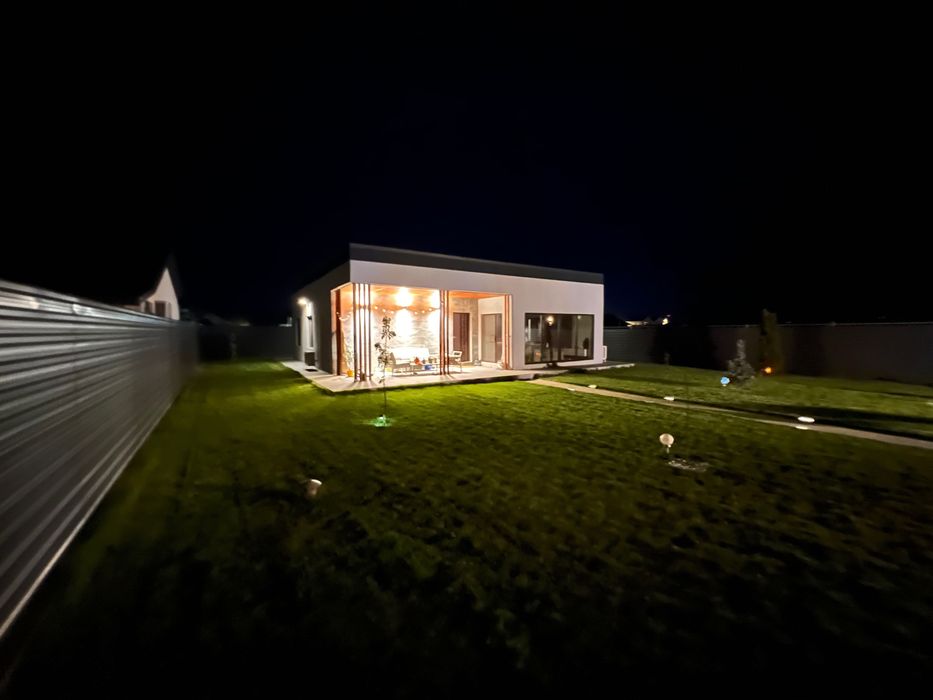 Vand casa noua pentru un inceput serios. Stil, liniste ,echilibru.