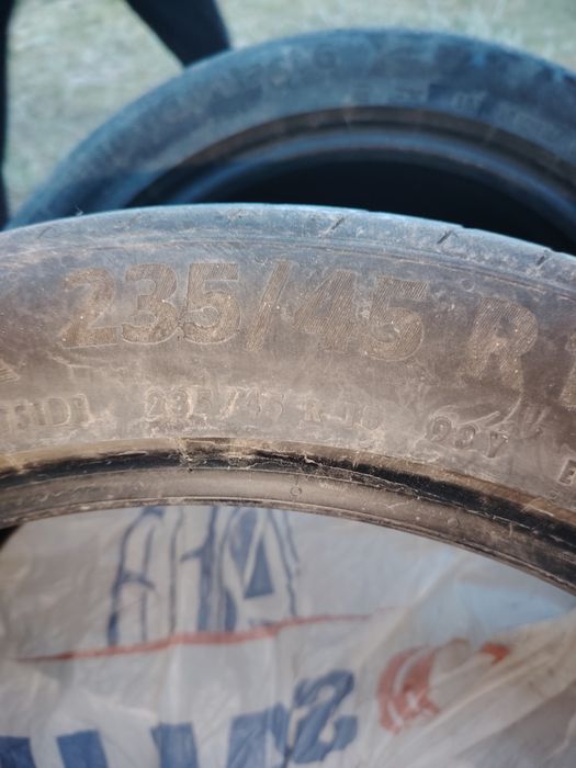 Продам летнию резину на 18