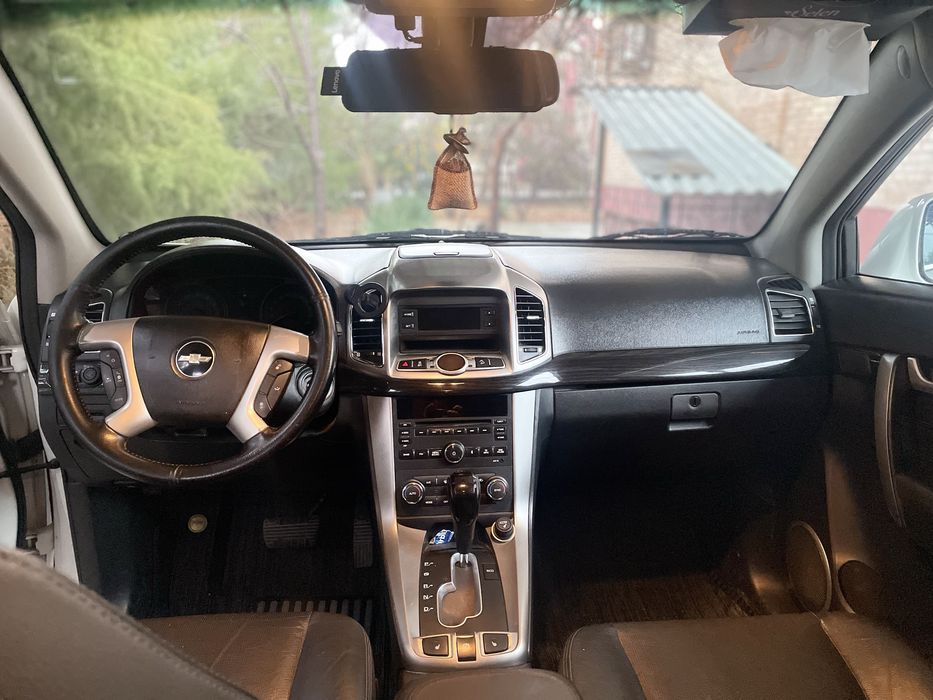 Продается Captiva три 2013