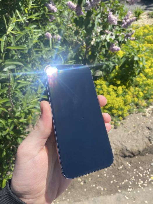 Продам Iphone 12 на 128 гб / 80 АКБ
