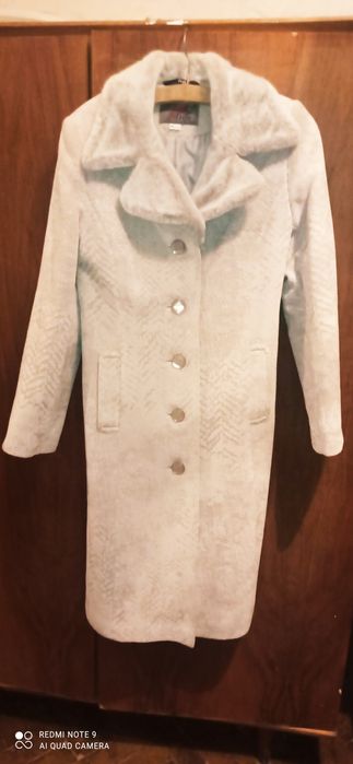 Продам женское пальто