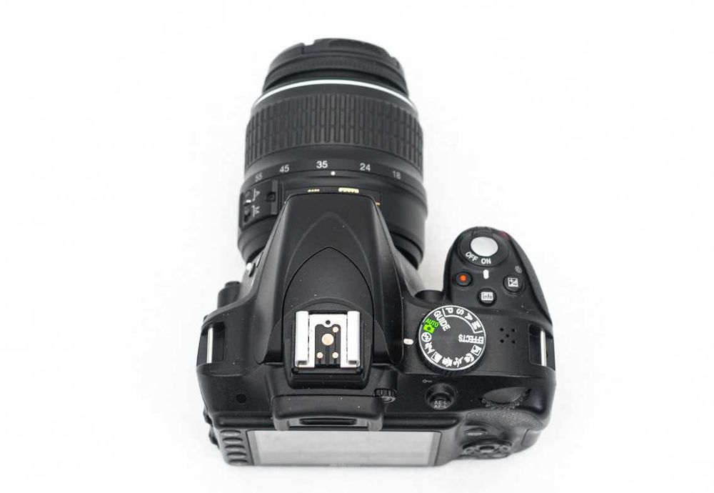 Nikon D3300 kit + obiectiv 18-55mm - 19000 de cadre - Aparat foto DSLR