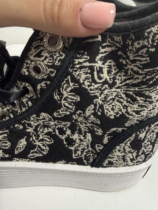 Дамски маратонки.