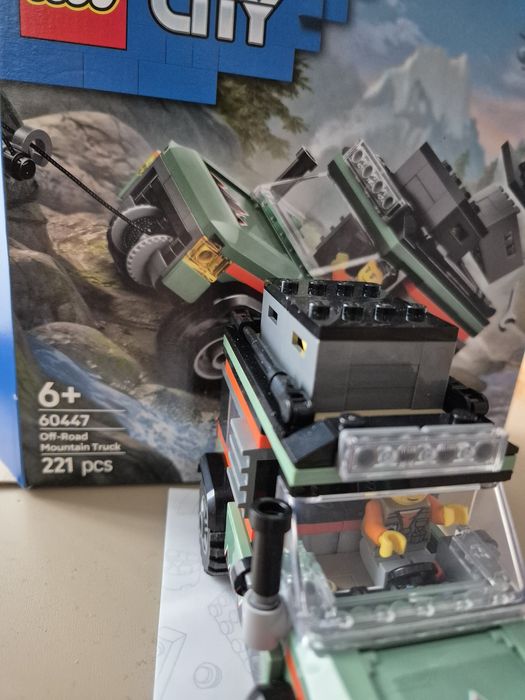 LEGO® City - Camioneta 4x4 off-road 60447, 221 piese