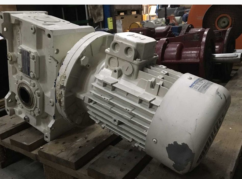 Motor electric trifazat cu reductor, 2.2kW, 28rpm, 380V