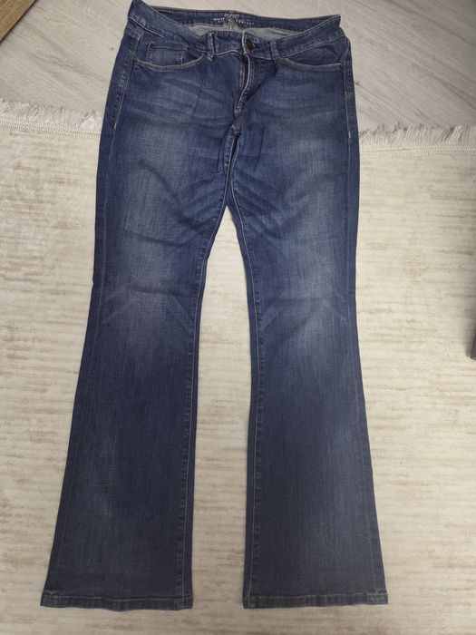 Blugi damă evazați