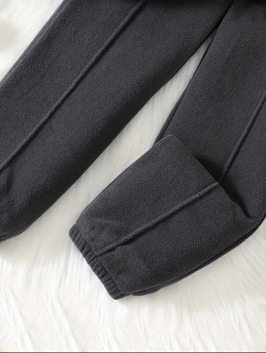 Продам теплый костюм на девочку