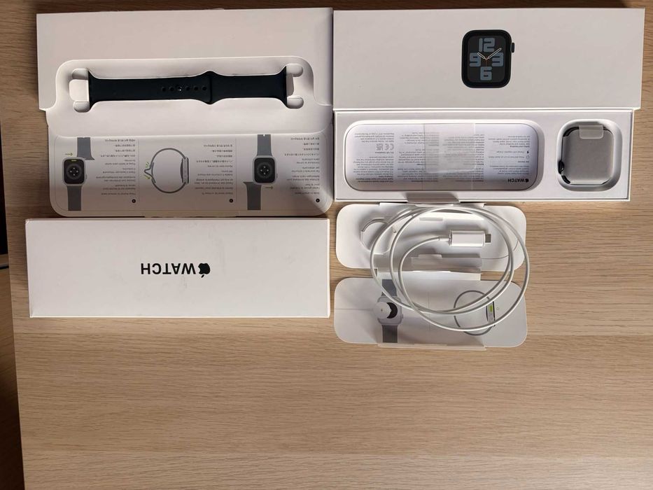 Apple watch SE2  44 mm оригинален като нов