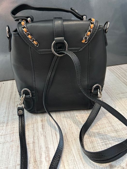 Дамска черна чанта