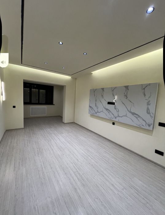 Продаётся 2-комнатная в центре города | Госпитальный рынок