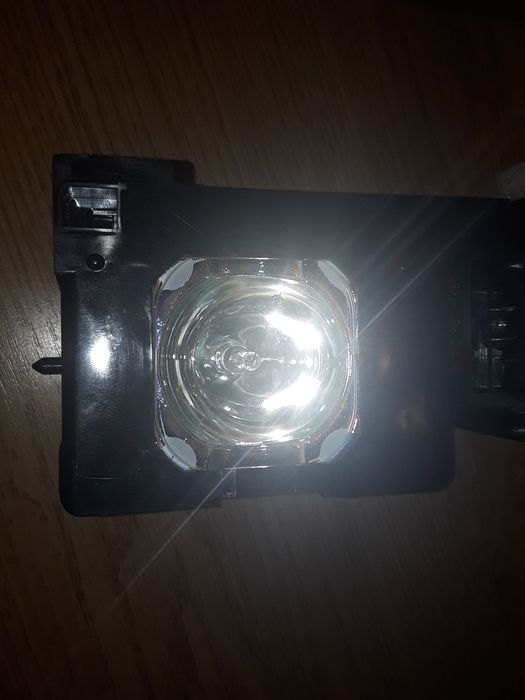 Proiector pentru Panasonic model TY-LA2006  pret 150ei fix nu negociez