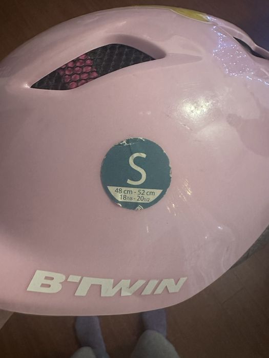Casca roz fetite - pentru role sau bicicleta