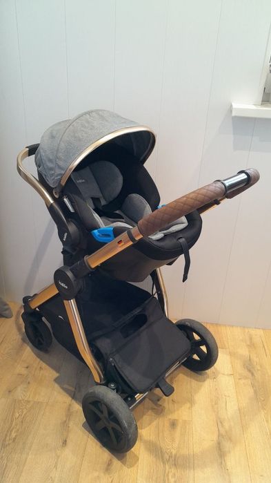 Детская Коляска 3 в 1+ вещи для ляли с первых дней