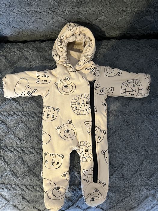 Продам комбинезон для малыша