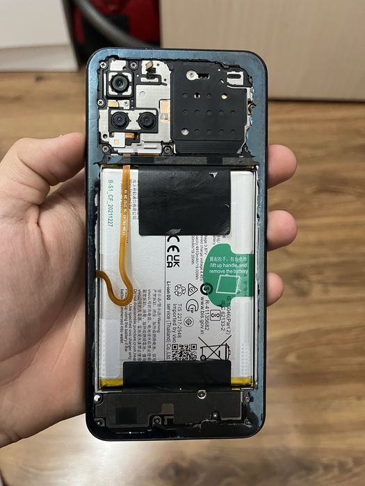 Vivo y33S продам