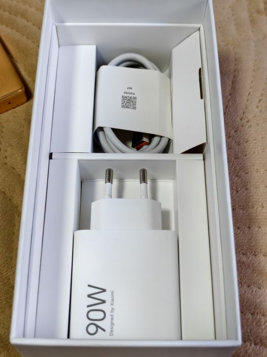 Смартфон Xiaomi 14