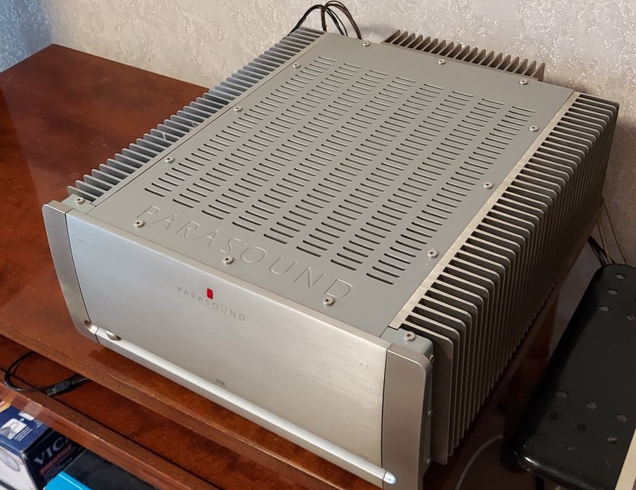 Усилитель мощности Parasound A51