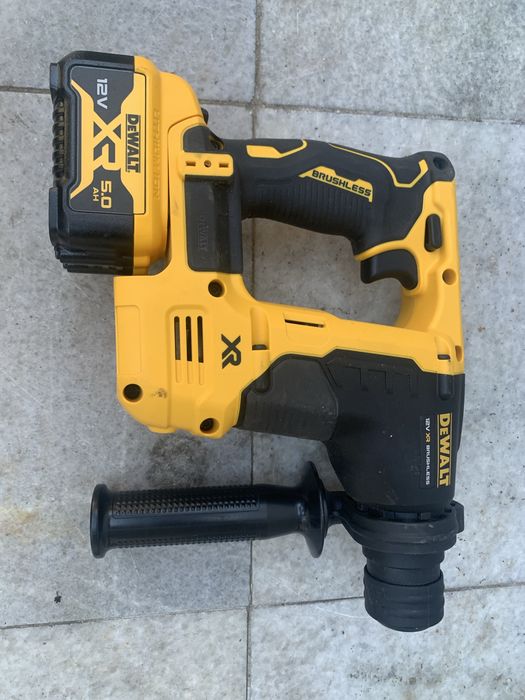 DeWALT DCH072/перфоратор/2024г/+батерия 5 ah.,/2024/