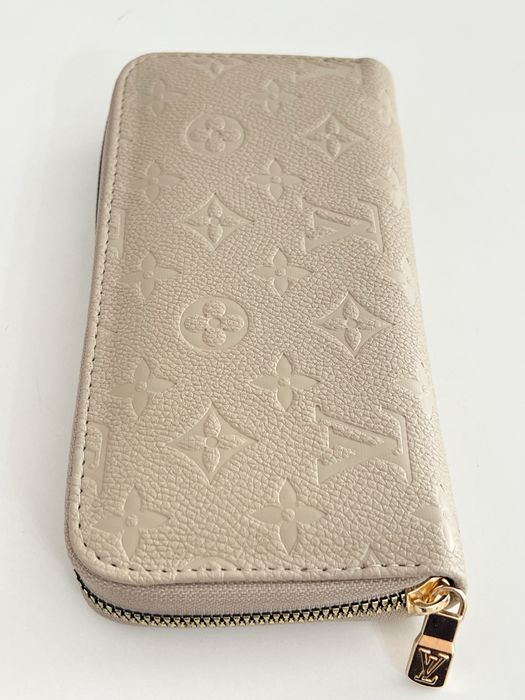 Portofel superb Louis Vuitton, crem, nou