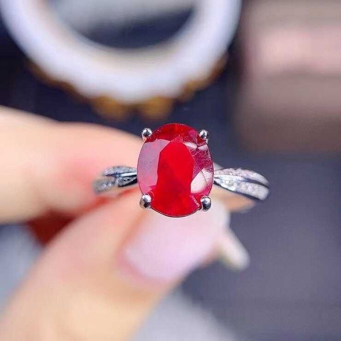 Рубин натуралний