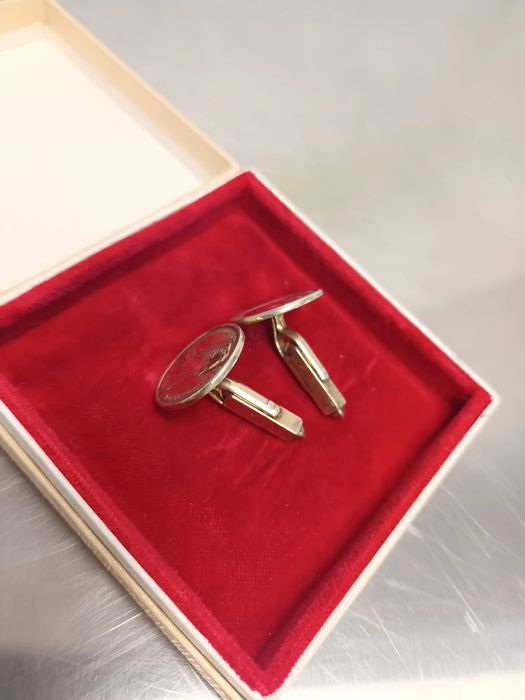 Сребърни ботонели