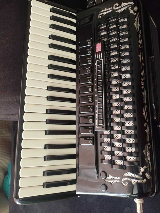 Yamaha Genos si Acordeon Midi/Acustic