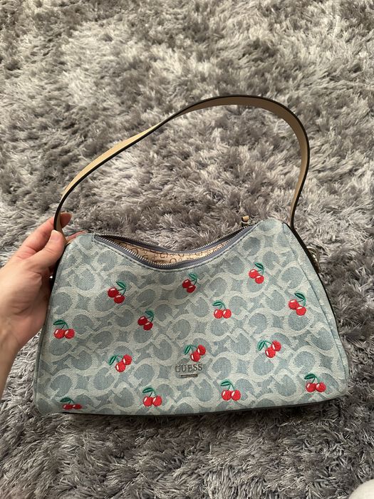 Продам сумку guess