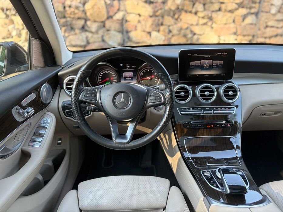 GLC 300 4Matic 4x4 Panoramic/ Camera/ Piele bej/ Memorii scaune/ Burmester
