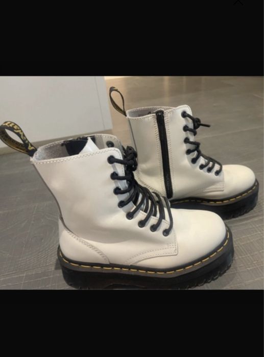 Bocanci ghete Dr Martens Jadon albi, masura 40