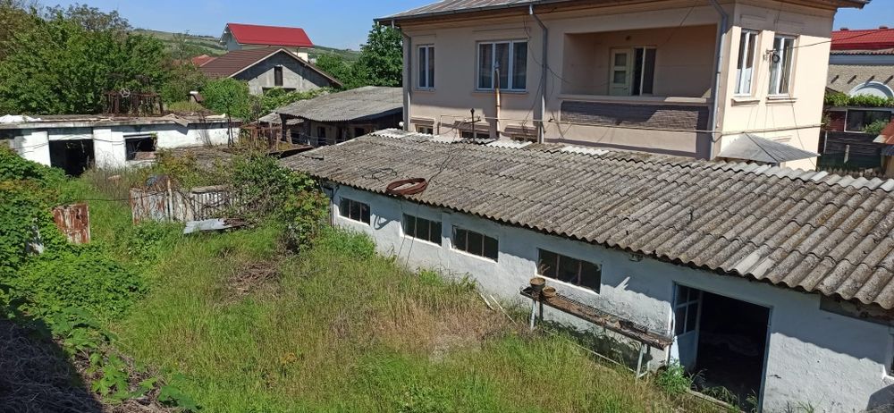 CASĂ de locuit cu teren aferent Sau  Separat teren  intravilan in Drăg