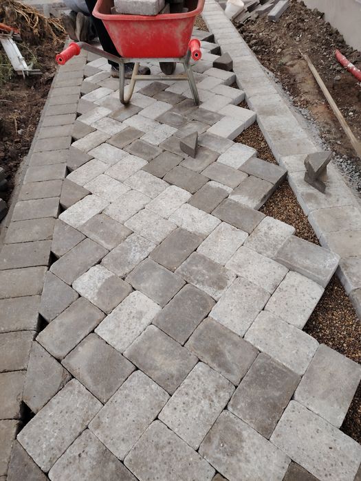 Montez pavaje si borduri