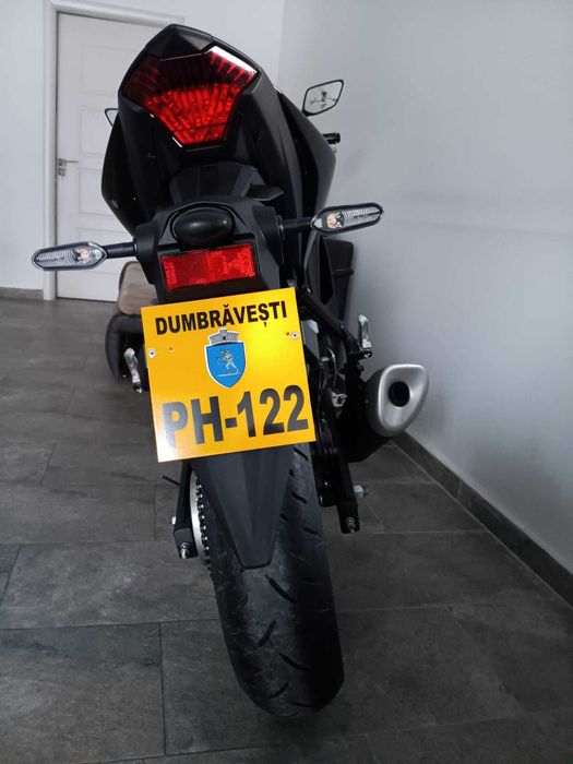 Yamaha YZF R25 se conduce cu A1, A2, A