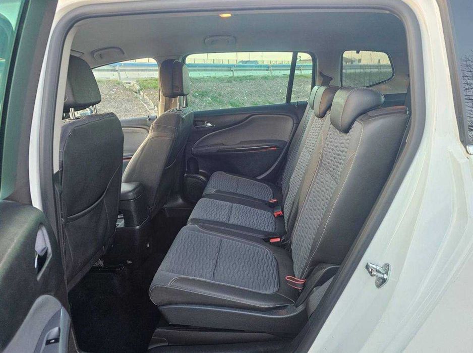 Opel Zafira Tourer на  части