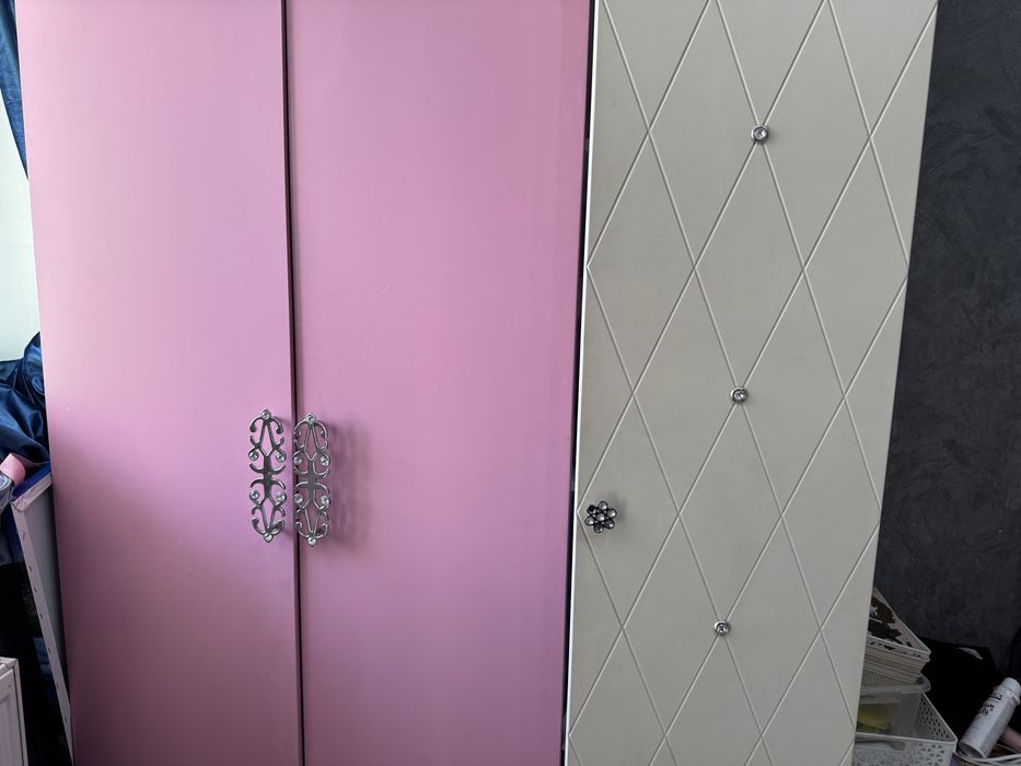 Шкаф в детскую комнату