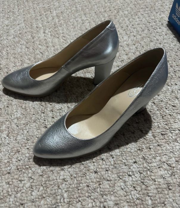 Pantofi dama eleganti