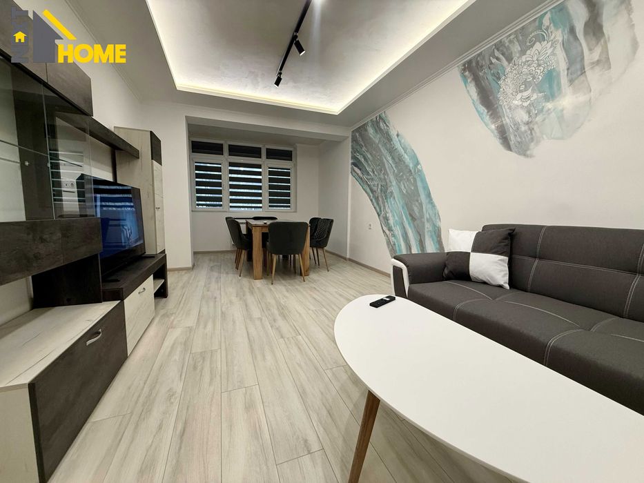 Чисто нов, напълно обзаведен тристаен апартамент с ГАРАЖ!