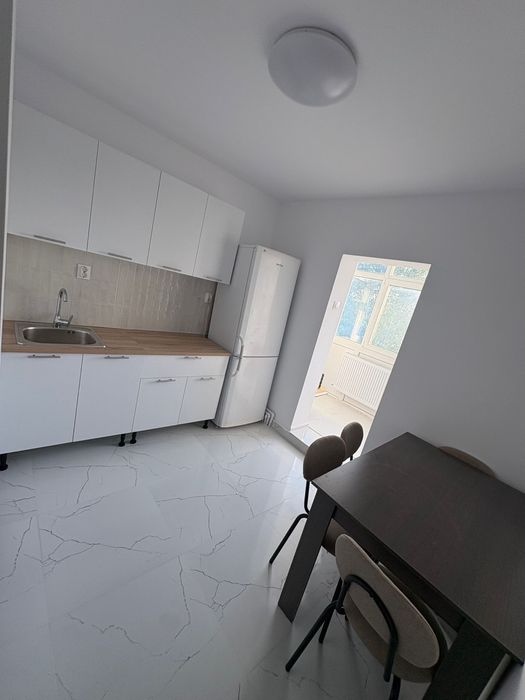Inchiriez apartament 2 camere DECOMANDAT - Renovat 2026