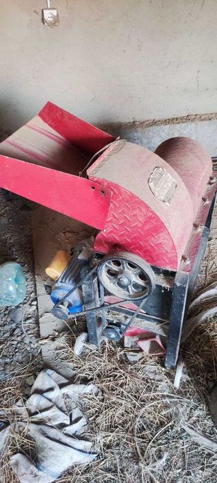 Yem va hashaklarni maydalaydigan va saralaydigan drabelkalar sotiladi.