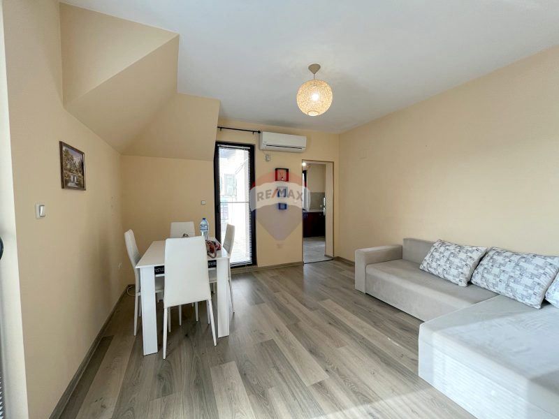 Продава се Тристаен апартамент в Свищов - 133 кв.м за 587 €/кв.м - Снимка #1